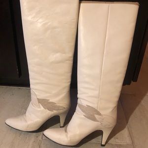 Heeled boots